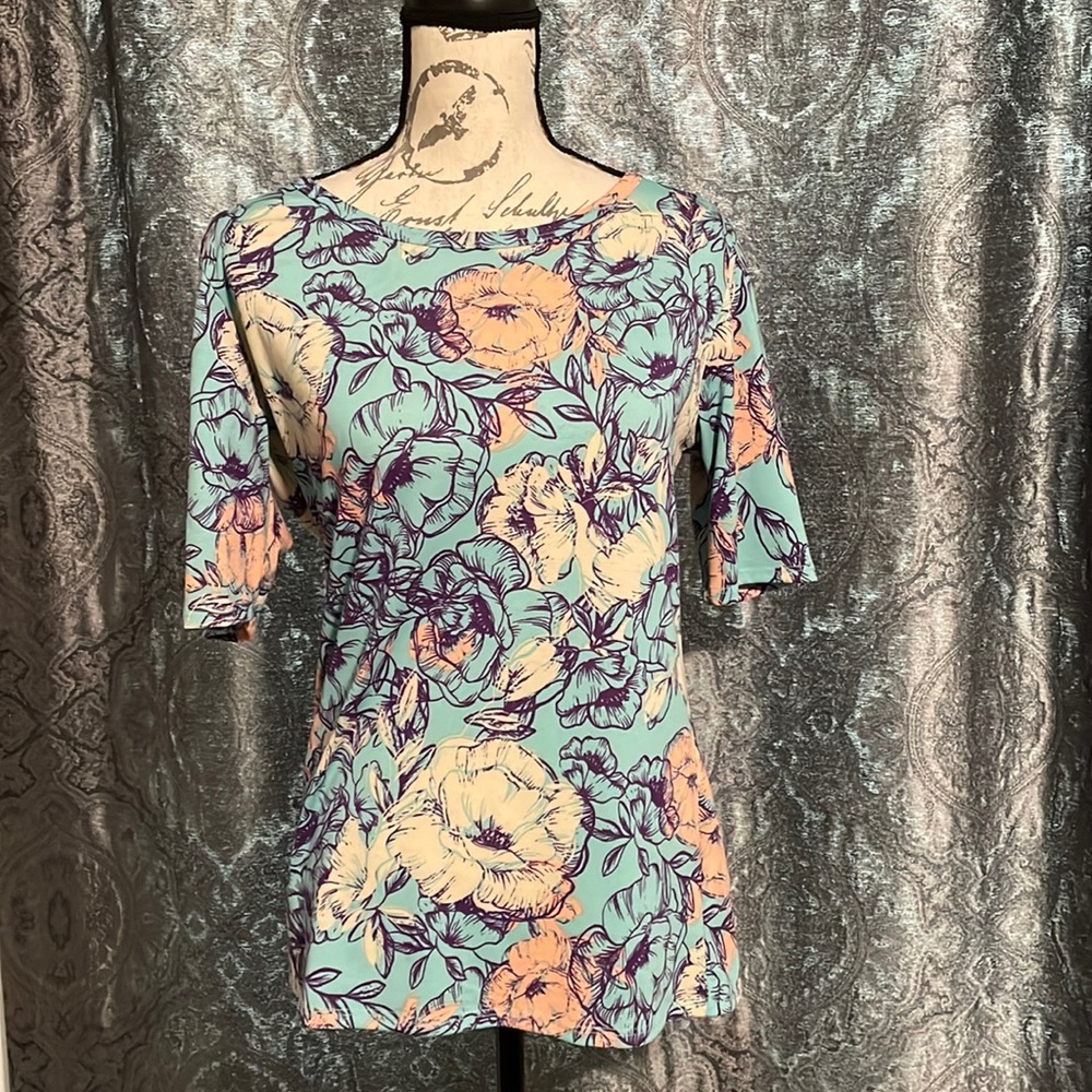 Women’s Gorgeous floral tropical women’s top lularoe